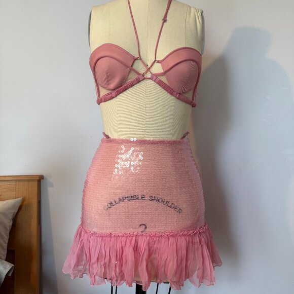 NENSI DOJAKA Pink Sequin Glitter Embellished Skirt and Halter Bra Set Size 0/XXS - Picture 3 of 10